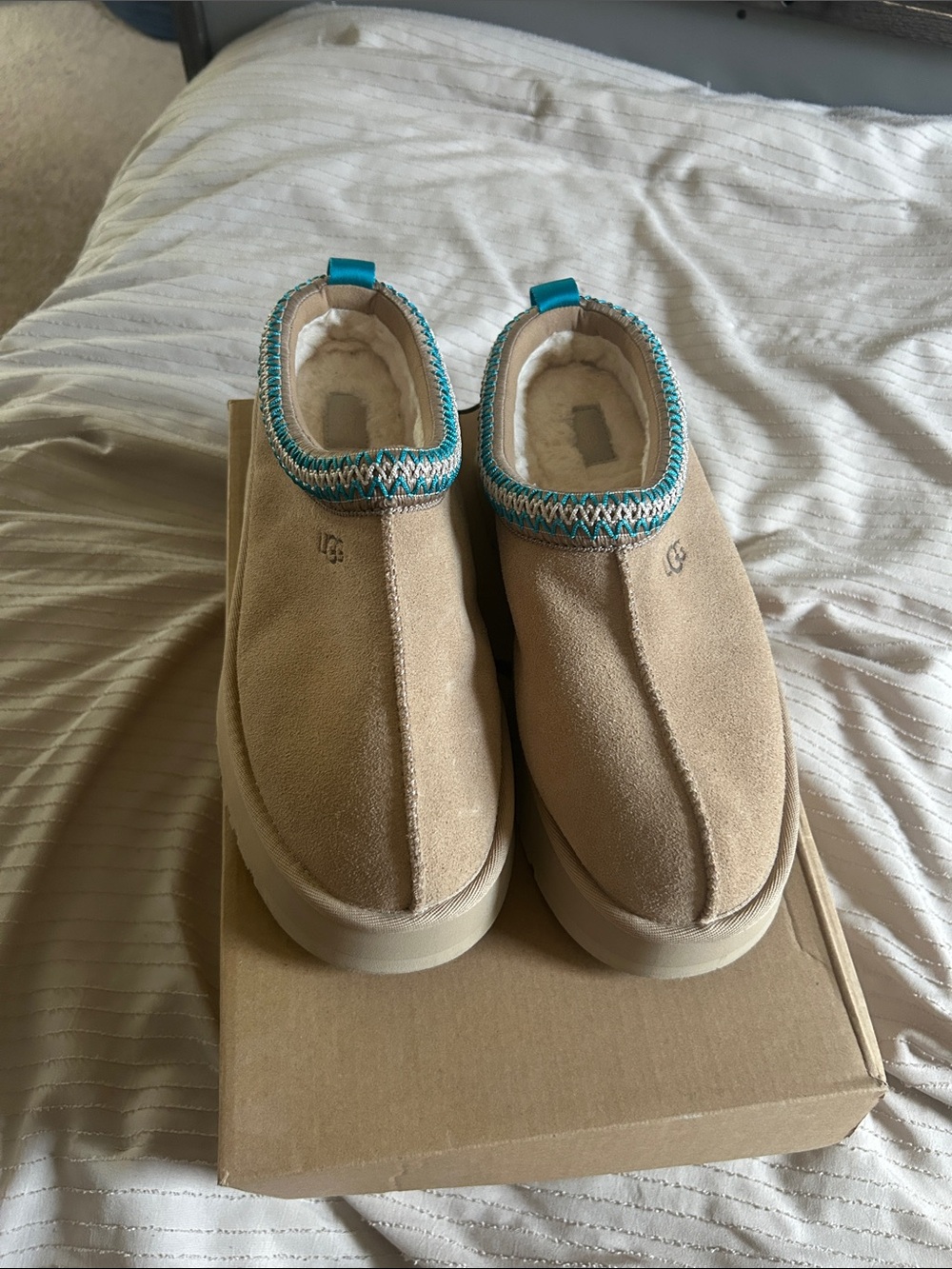 UGG TAZZ platforms never worn